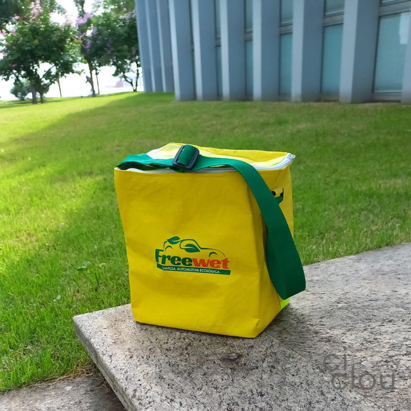 bag feita de reciclagem de uniforme da Freewet