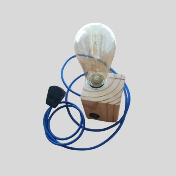 luminária de madeira reaproveitada